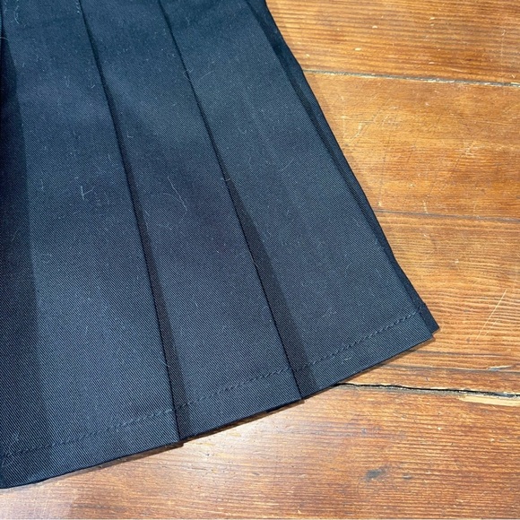 Mini Skater Skirt with Pleats small - Picture 2 of 5